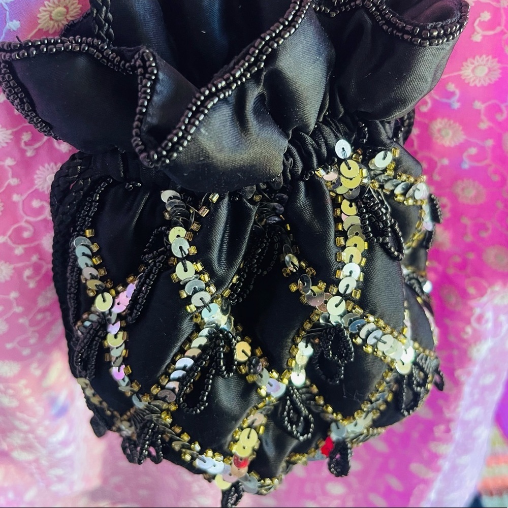The Furst Collection Evening Sequin & Bead Crossbody Black Gold/Silver Handbag - Picture 8 of 9